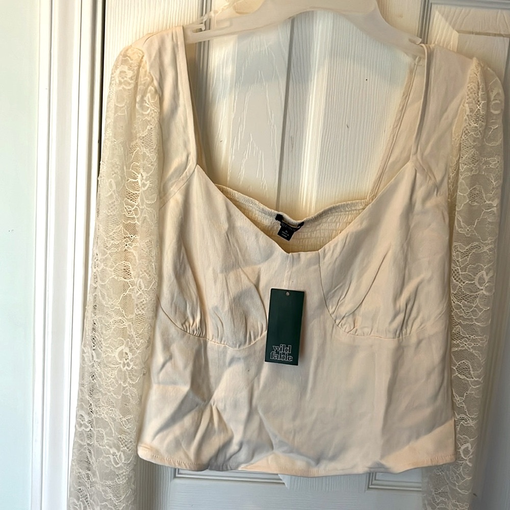 NWT White top with lace sleeves